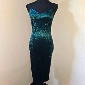 Hunter Green Velvet Midi Dress by Fashion Nova
